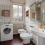 Apartamento Guesthost - With Huge Terrace- Calvairate District *