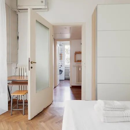 With Huge Terrace- Calvairate District Apartment *