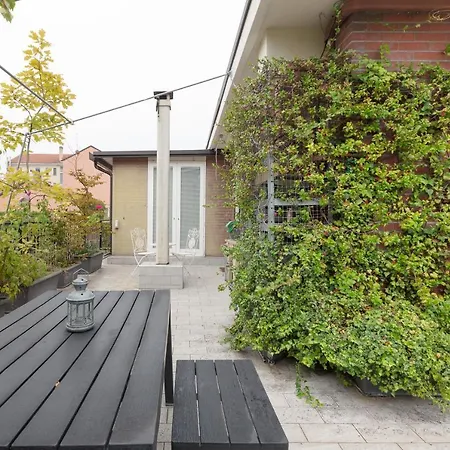 With Huge Terrace- Calvairate District Apartment Milan