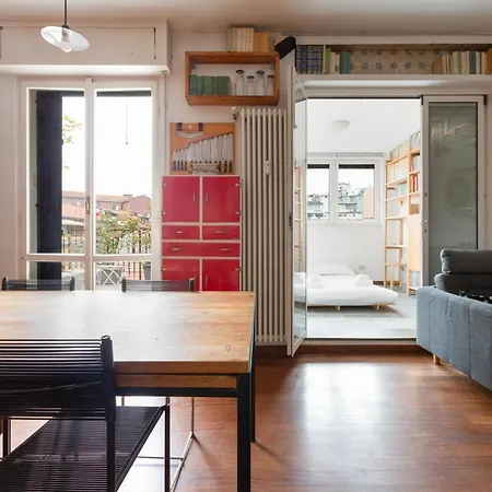 With Huge Terrace- Calvairate District Apartment Milan
