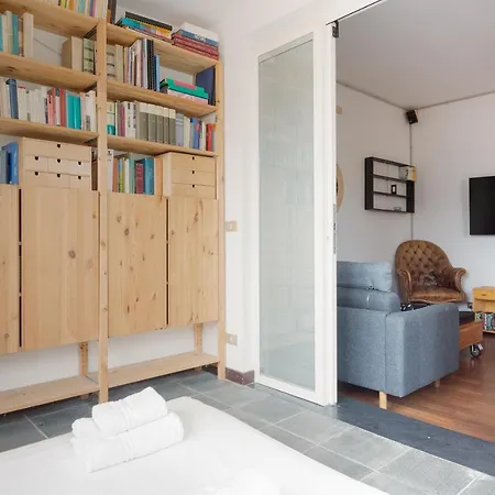With Huge Terrace- Calvairate District Apartment