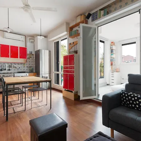 With Huge Terrace- Calvairate District Apartment